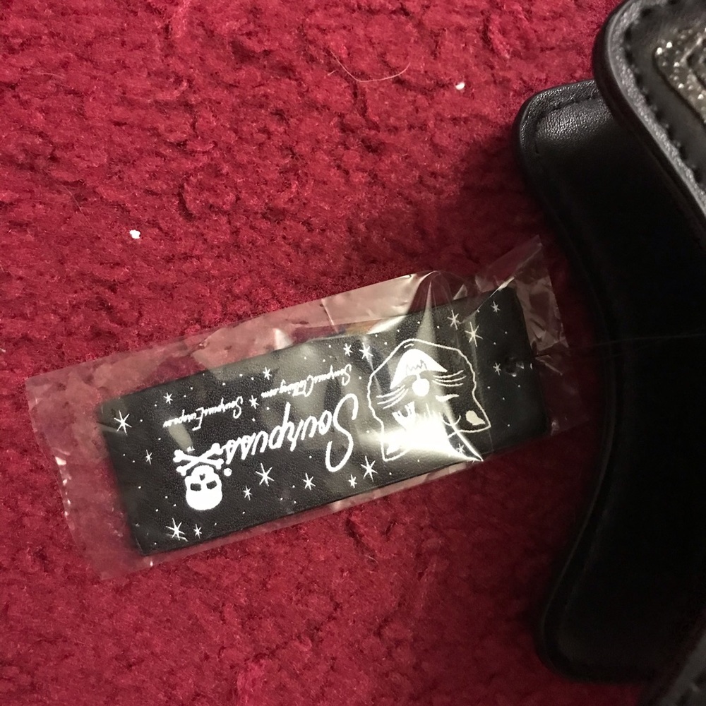 [SOLD] Sourpuss Black and glitter cobwebs purse - Picture 2 of 5